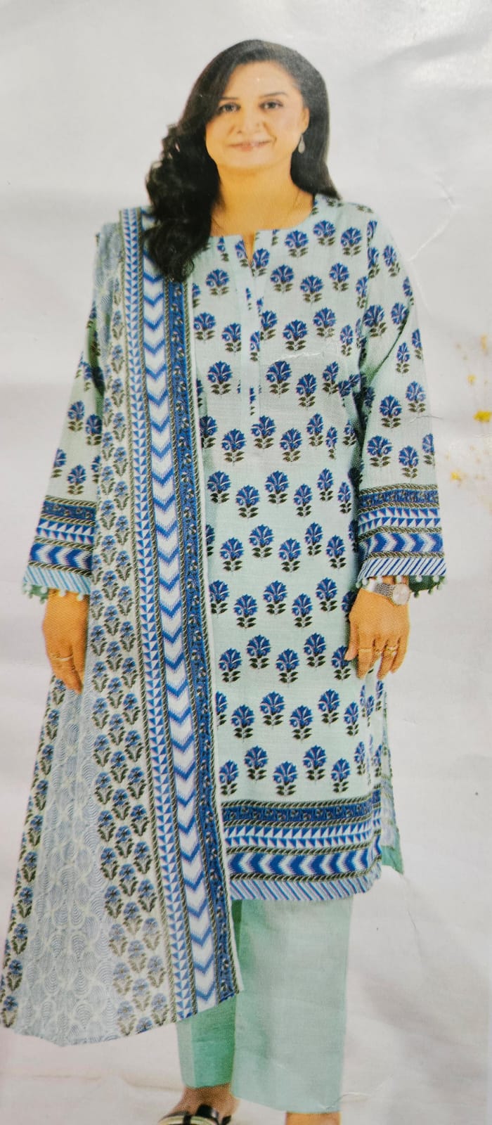 3-Piece Floral Printed Khaddar Unstitched Suit
